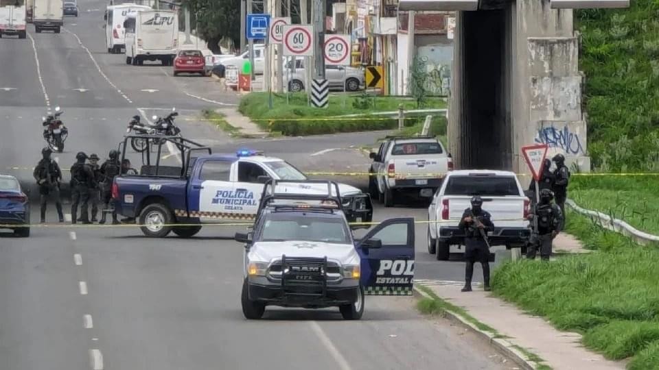 En Celaya, dos policías viales fueron asesinados y otro gravemente herido en un ataque armado mientras realizaban un operativo de tránsito. Foto: Salvador Pacheco