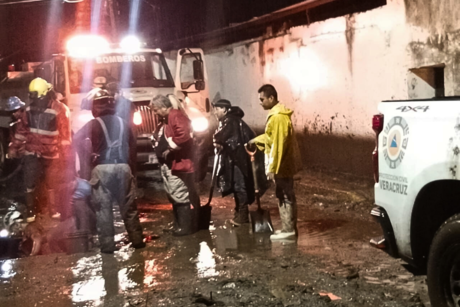 41 municipios suspenden clases en Veracruz por depresión tropical Chris