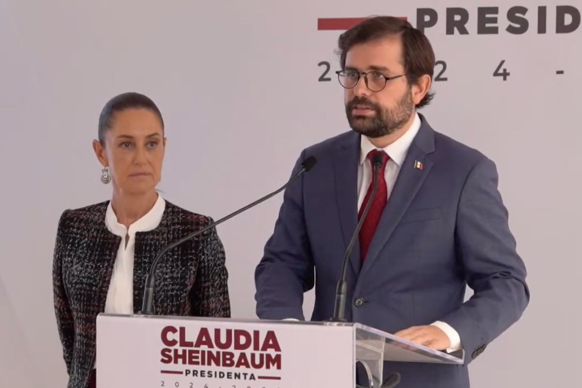 Claudia Sheinbaum y Alejandro Svarch en conferencia de prensa del 13 de agosto de 2024. Captura de pantalla / YouTube