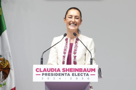 Claudia Sheinbaum pide a estudiantes 'leer bien' la reforma al Poder Judicial