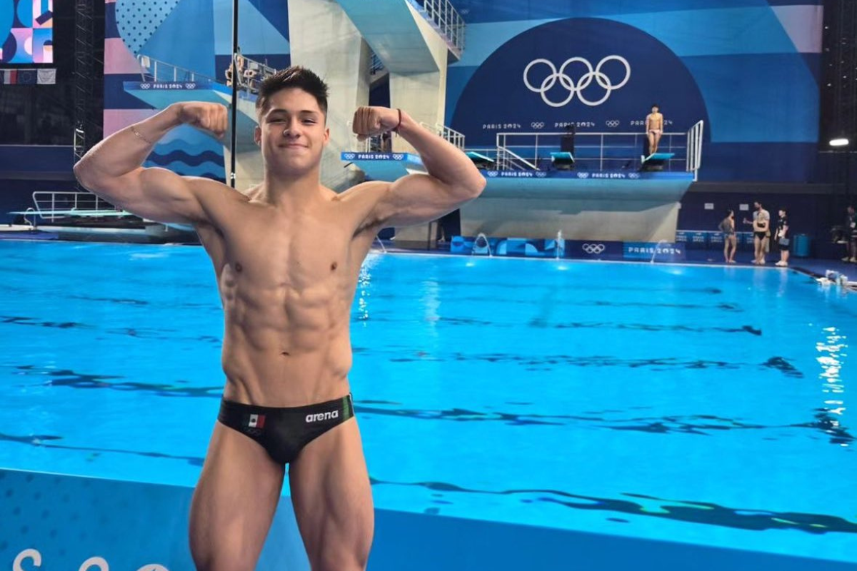 Osmar Olvera Ibarra en la piscina de clavados. Foto: X / (@Osmardiver05)