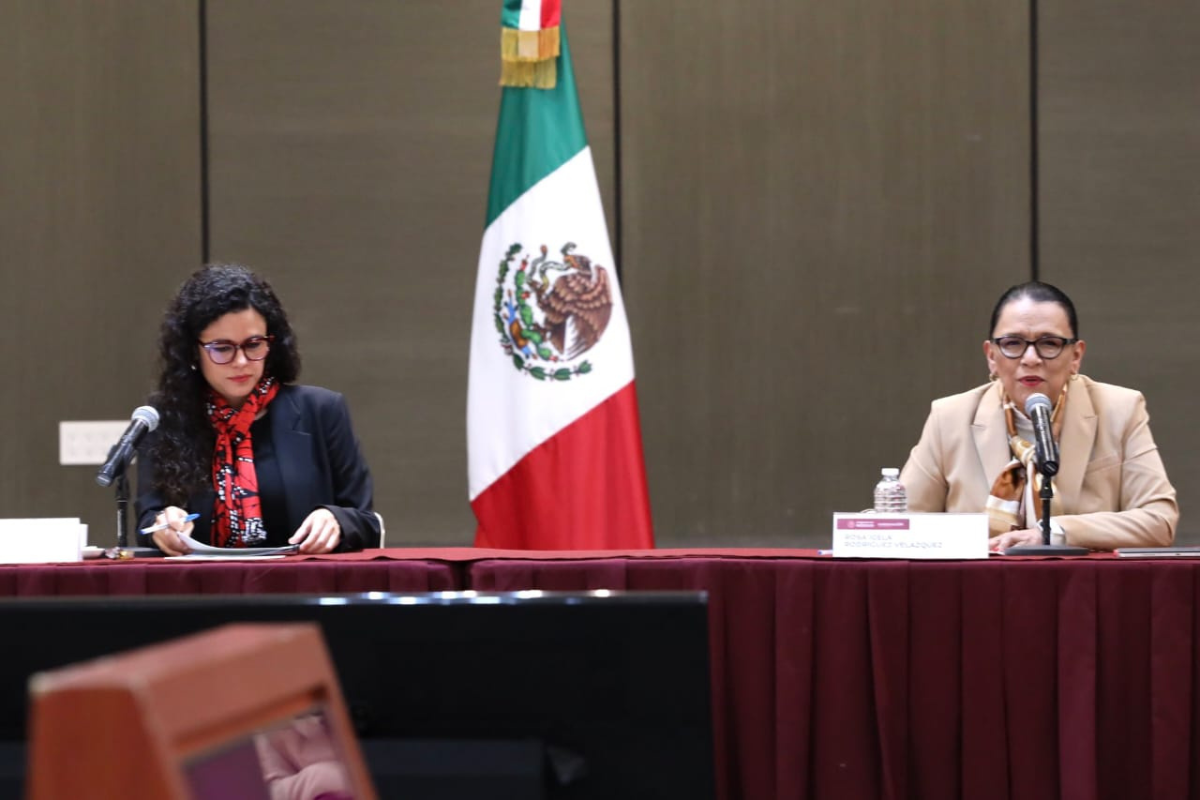 Luisa María Alcalde Luján y Rosa Icela Rodríguez Velázquez durante las labores de la Mesa de Coordinación para la Transición, de este lunes 26 de agosto. Foto: Equipo de Rosa Icela Rodriguez.