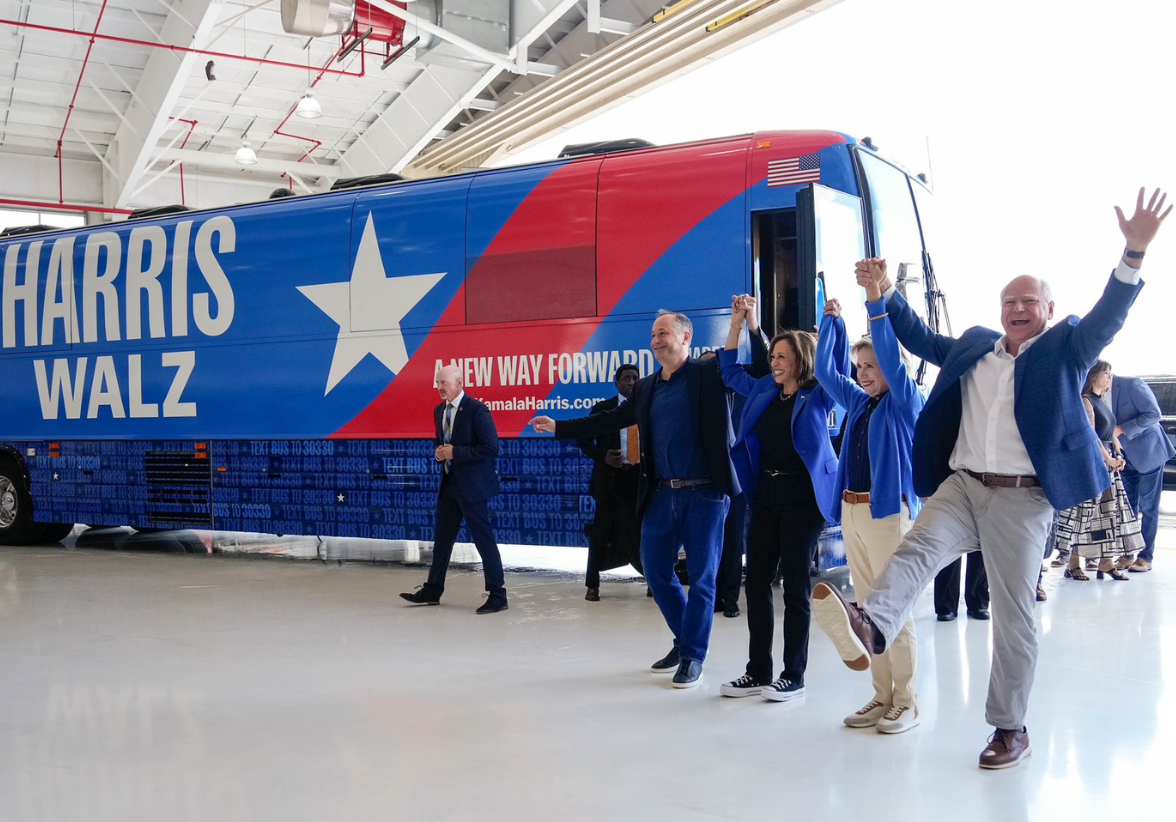 Kamala Harris y Tim Walz recorren Pensilvania en un último esfuerzo por asegurar votos cruciales en un estado clave, antes de la Convención Nacional Demócrata que comenzará en Chicago. Foto: Redes