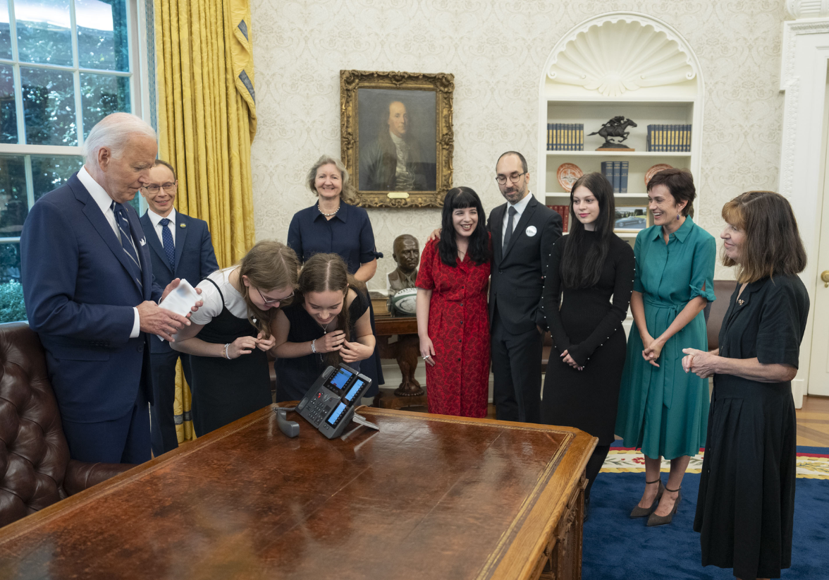 El presidente Biden reveló la liberación de 16 prisioneros en Rusia, tres de ellos estadounidenses, destacando este intercambio como uno de los más importantes desde la Guerra Fría. Foto: Redes