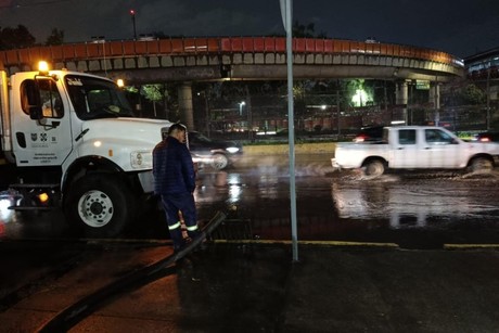 CDMX queda bajó el agua por fuertes lluvias y granizo; se reportan inundaciones