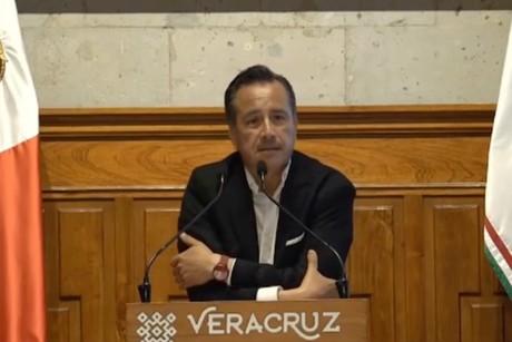 Cuitláhuac García niega haber dado borrón a carpetas contra los Yunes