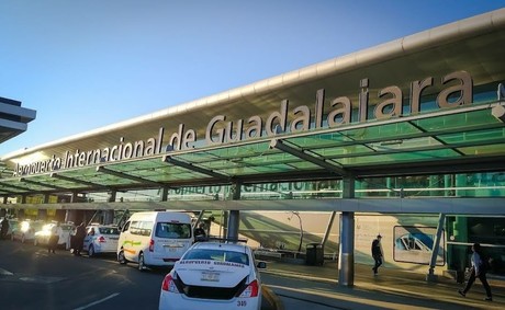 Protesta por reforma judicial cierra Aeropuerto de Guadalajara;continúan en CDMX