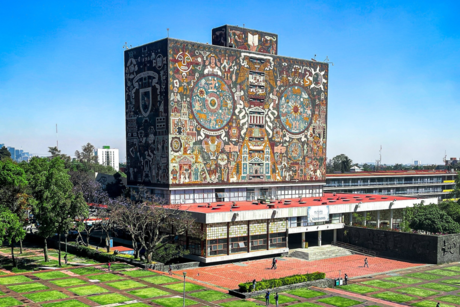 Celebran el 114 aniversario de la fundación de la Universidad Nacional de México