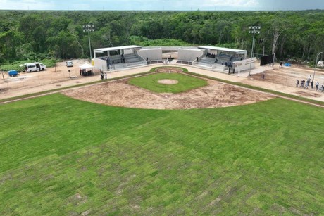 Inauguran Campo de Sóftbol para las Amazonas de Yaxunah en Yucatán