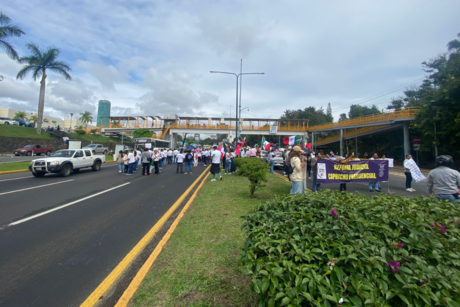 Trabajadores del Poder Judicial se manifiestan en Xalapa con bloqueos parciales