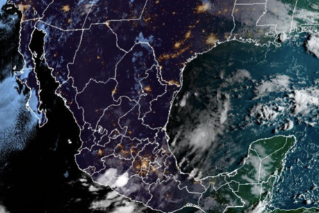 Onda tropical #23 y frente frío #2 provocan lluvias intensas a fuertes en México