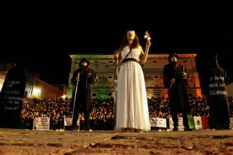 Con “Llorona” de fondo se manifiestan contra el avance de la reforma judicial