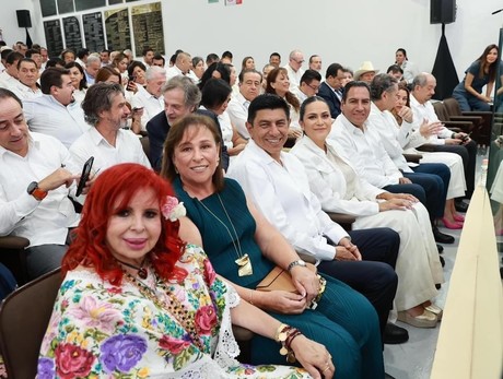 Rocío Nahle acude a la toma de protesta del gobernador de Tabasco