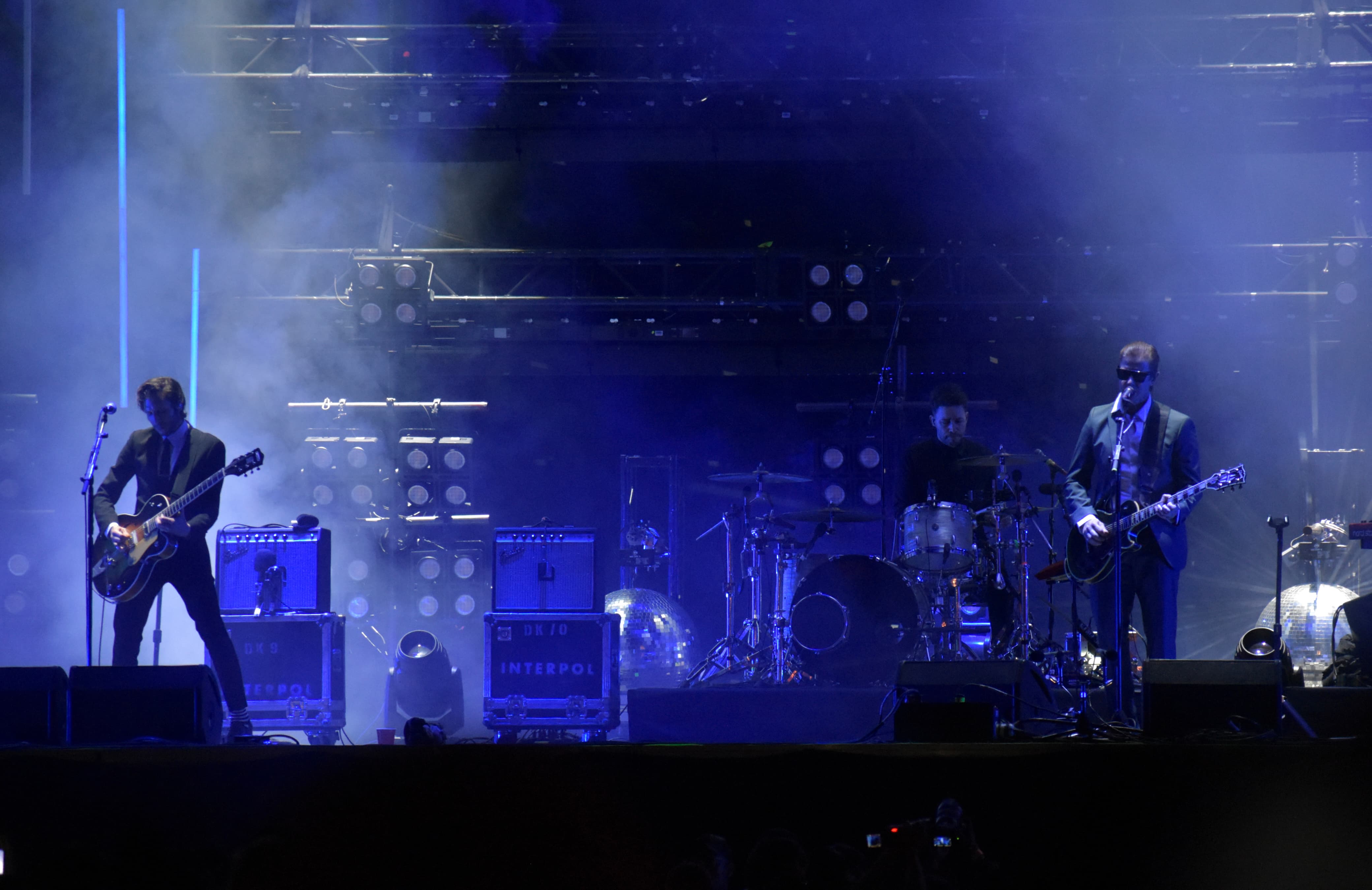 Durante la noche de este sábado 20 Abril de 2024, la Plaza de la Constitución de la Ciudad de México fue nuevamente escenario de un concierto masivo, en esta ocasión, de la banda de indie rock estadounidense Interpol.
