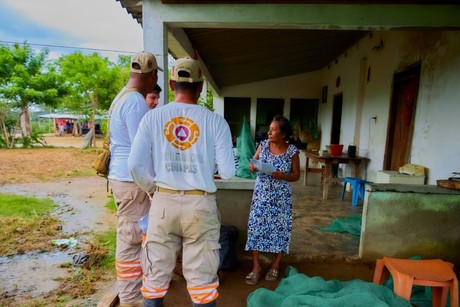 Comienzan desalojos preventivos en comunidades costeras de Chiapas