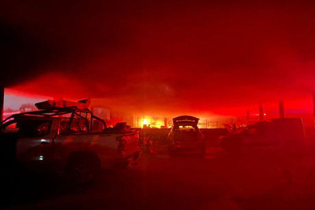 Incendio destruye 12 autos en un taller en Villahermosa, Tabasco