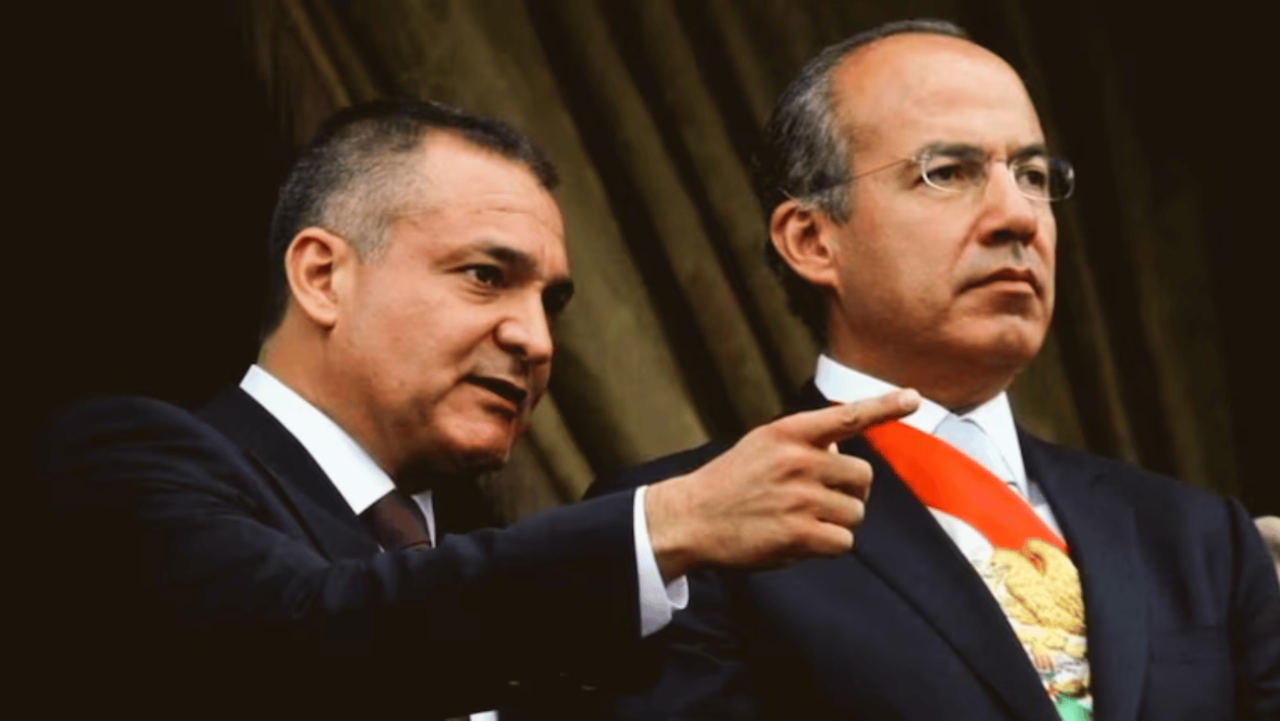 La relación entre Felipe Calderón y Genaro García Luna fue estrecha y clave durante el gobierno de Calderón. Foto: Redes Sociales.