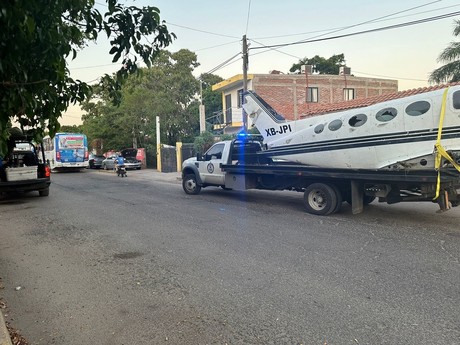 Sedena encuentra partes de un avión durante cateo en Culiacán