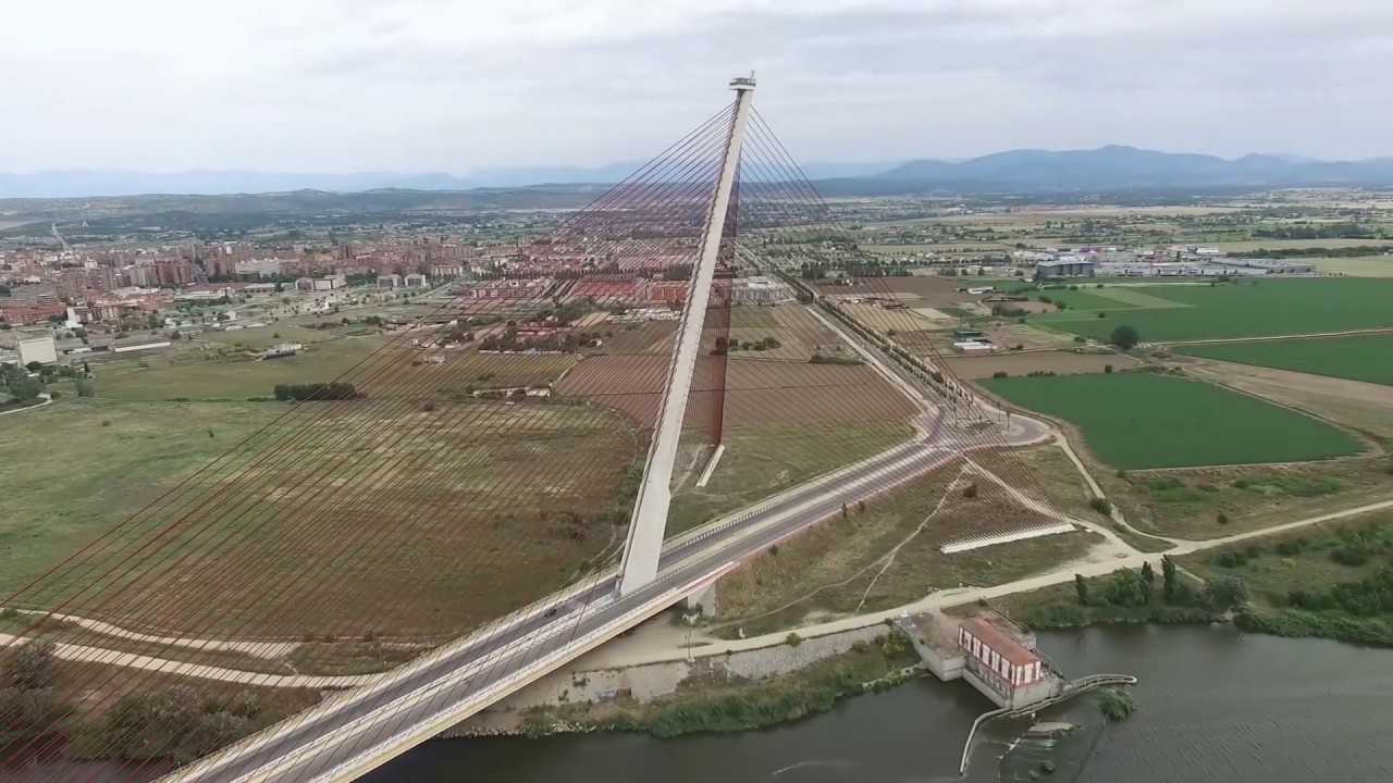 un TikToker británico, de 26 años de edad, perdió la vida al caer desde el puente de Castilla-La Mancha. Foto: Talavera.