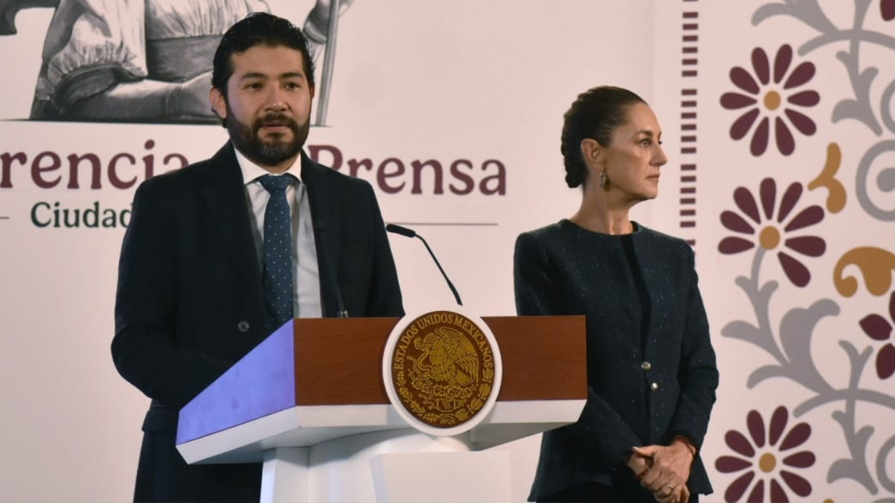 Presidenta Claudia Sheinbaum y el secretario Marath Bolaños. Créditos: Enrique Pérez Huerta.