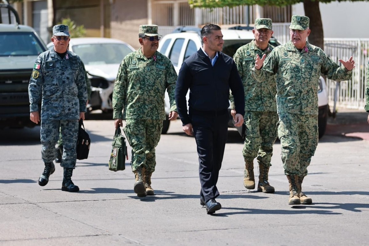 Omar García Harfuch junto a elementos de seguridad en Culliacán, Sinaloa Foto: 'X'(Twitter) @SSPCMexico