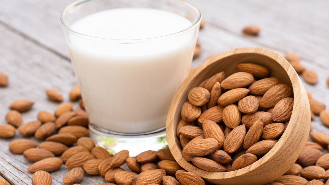 Leche de almendra. Foto: POSTA México.