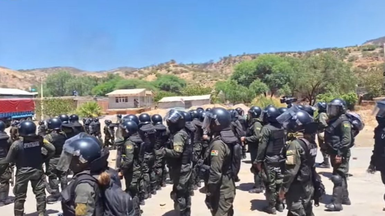 Policías de Bolivia en operativo. Foto: X (@ResidentePG)