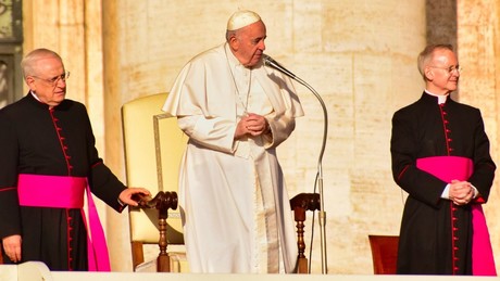 Francisco modifica ritual de los funerales de los papas en el Vaticano