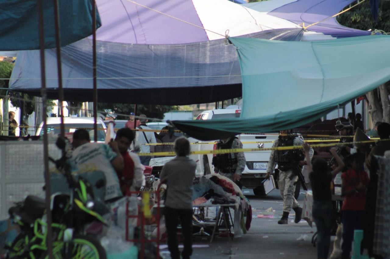 Una niña y su madre resultaron heridas durante un ataque a balazos en tianguis de Guanajuato. Foto: Jesús Padilla.