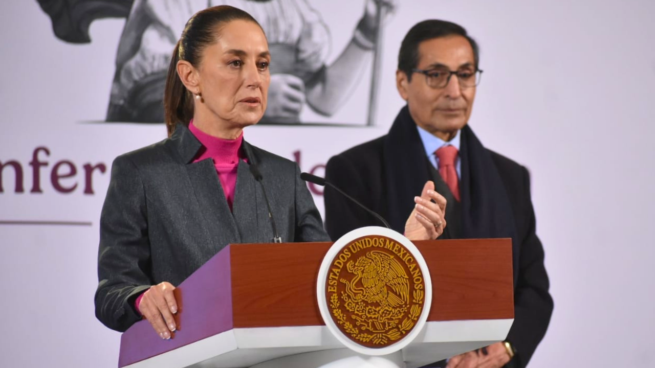 Presidenta Claudia Sheinbaum y el secretario de Hacienda, Rogelio Ramírez de la O. Créditos: POSTA México/Enrique Pérez.