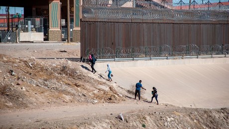 Estos son los retos que enfrentan los migrantes en México según la IA