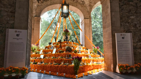 Ofrenda de Día de Muertos: Homenaje a las heroínas de México en Palacio Nacional