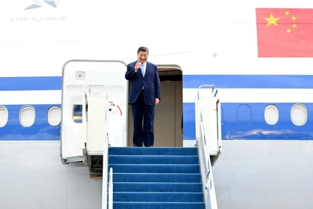 Xi Jinping llegando en avión a Perú Foto: 'X'(Twitter) @XoiXiJinping