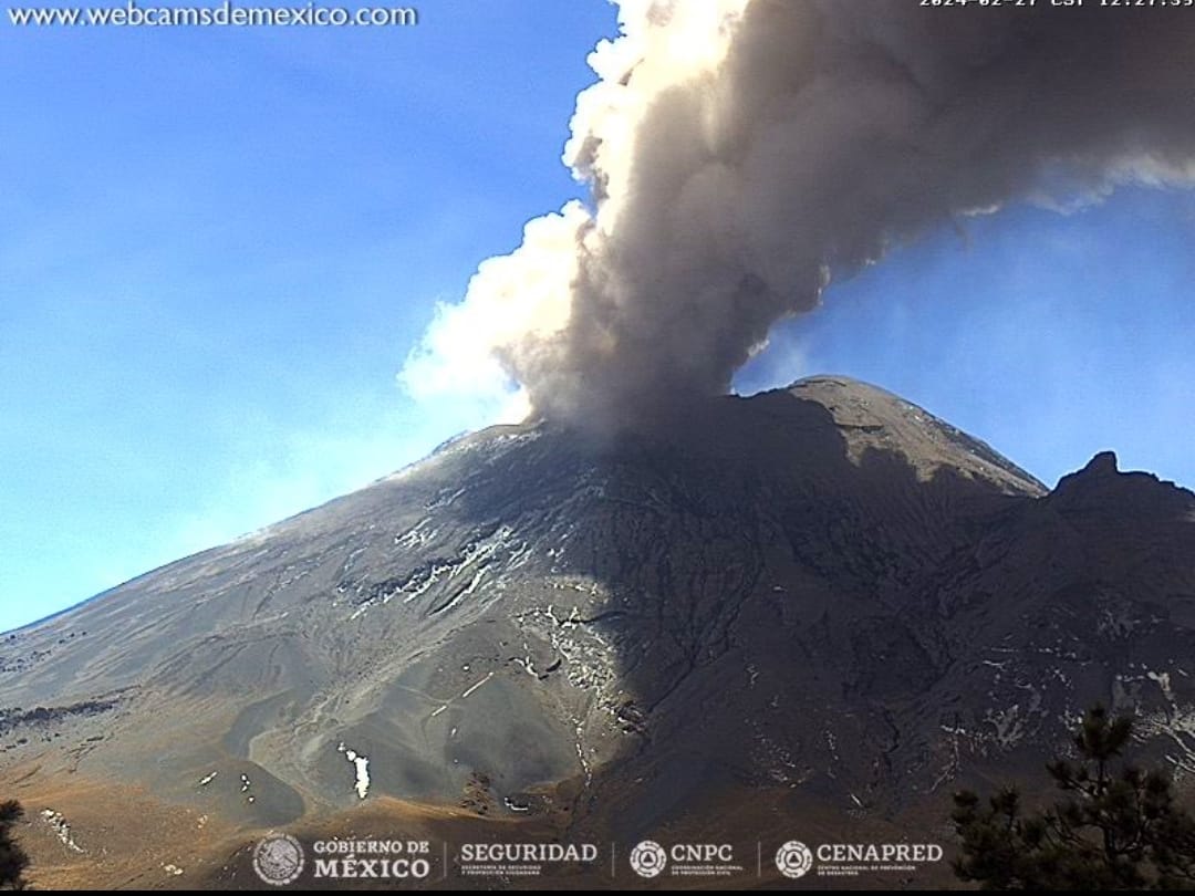 El Popocatépetl no ha dejado de tener actividad desde la madrugada de este 27 de febrero. (FOTO: Cenapred/ Gobierno de México)