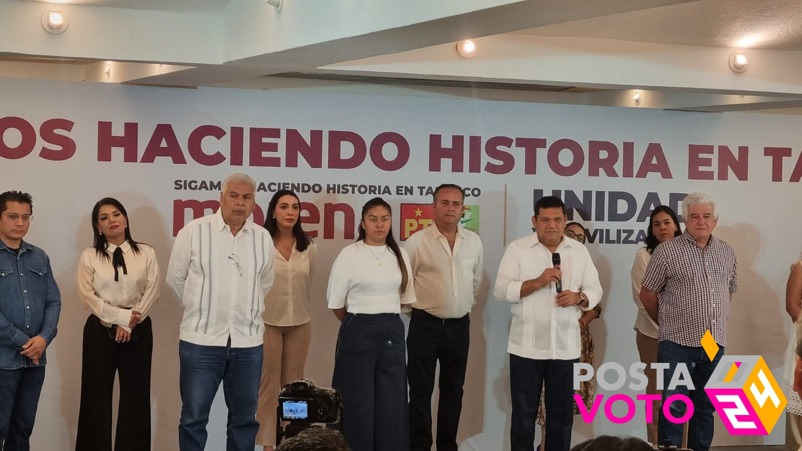 El candidato de Morena a la gubernatura de Tabasco, Javier May Rodríguez presentó a su equipo de campaña. Foto:  Armando de la Rosa/POSTA México