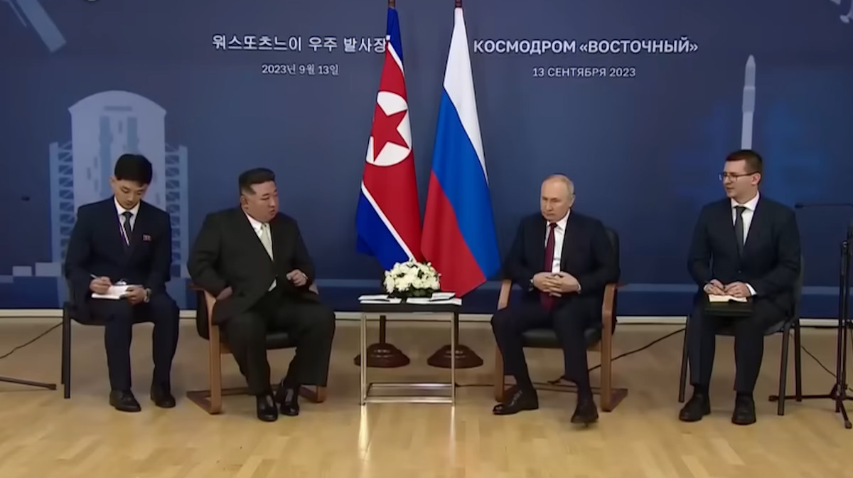 El Presidente de Rusia, Vladimir Putin y el líder de Corea del Norte, Kim Jong-un, en una cumbre entre ambas naciones. Foto: X (Antes twitter)