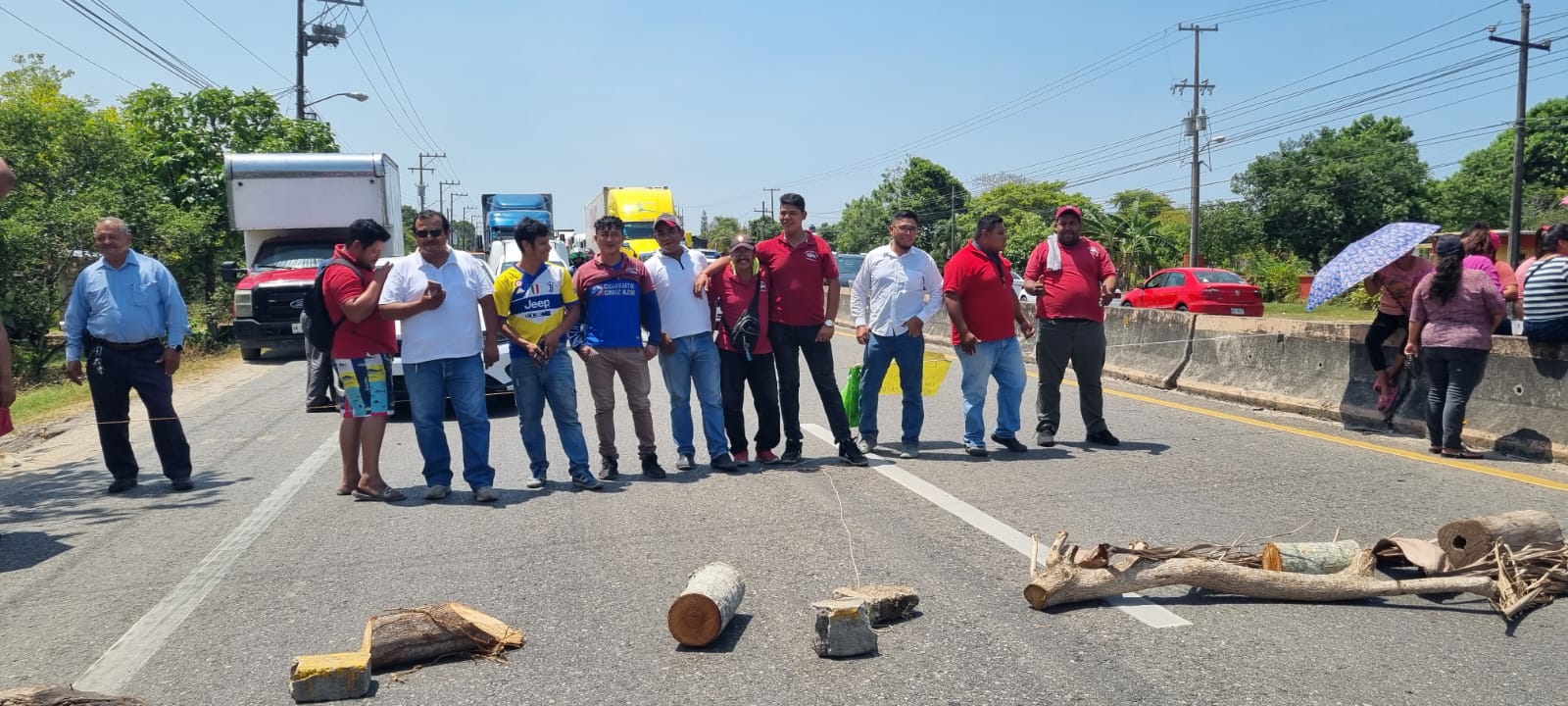 Pobladores en protesta en cierre de carretera