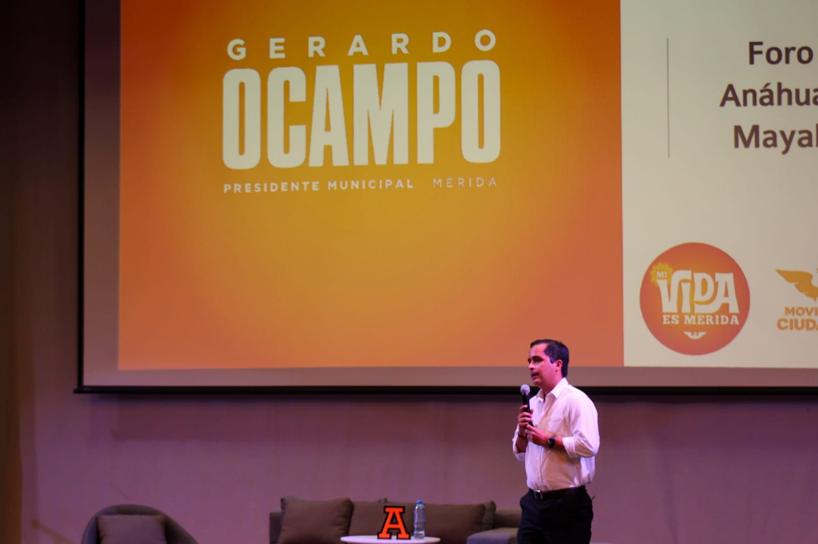 Gerardo Ocampo en Yucatán. Foto tomada de: POSTA
