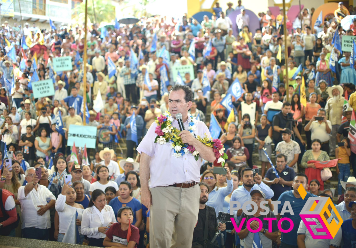 Pepe Yunes durante un acto de campaña en Veracruz. El candidato ha presentado y desarrollado sus propuestas y se declara listo para el primer debate por la gubernatura. Foto: Cortesía