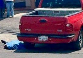 Víctima ubicada debajo de un vehículo