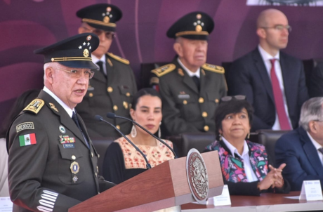 Reaparece ex Secretario de Defensa, Salvador Cienfuegos, durante Marcha de la Lealtad